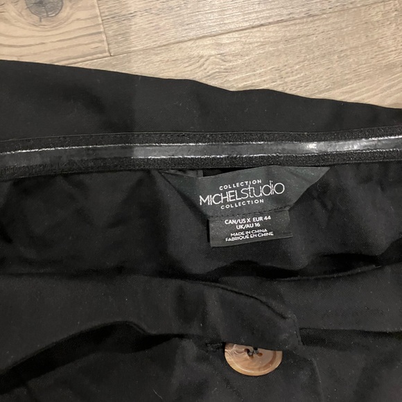 Michel Studio Cold Shoulder Top w Buttons - Picture 6 of 6